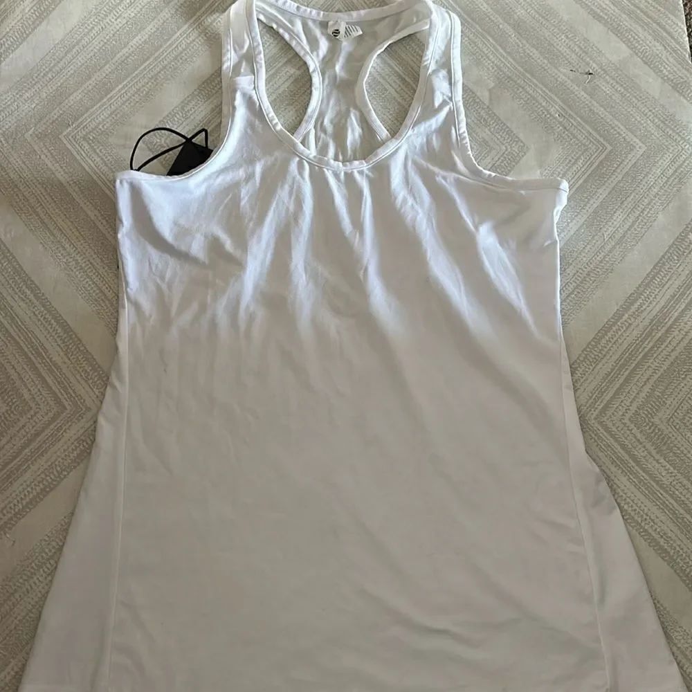 Noli Women’s White Mesh Racerback Tank Top
